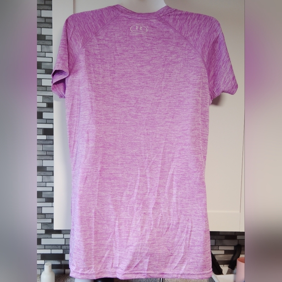 Under Armour semi fitted Heat Gear v neck top - Picture 3 of 4